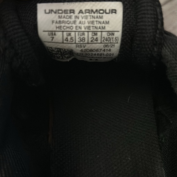 Under Armour charged assert - Picture 5 of 5